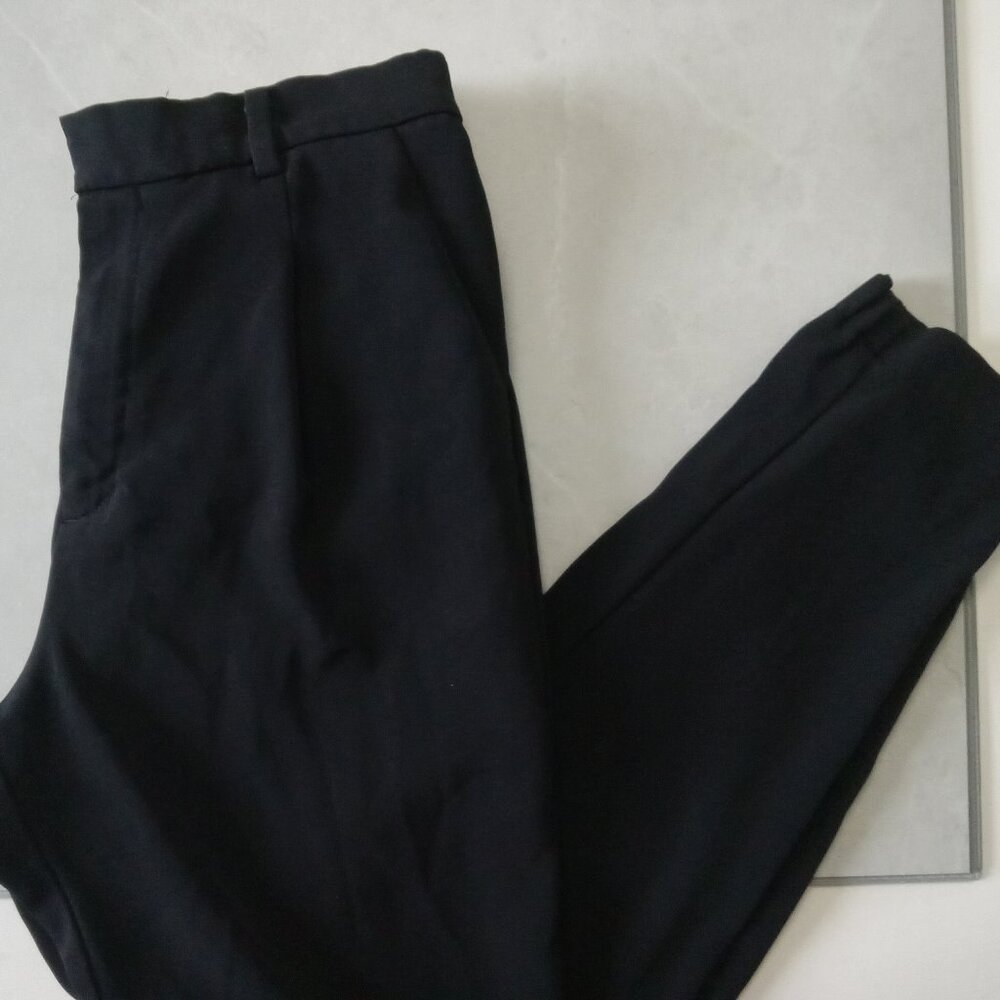$5 LAST CALL! UNIQLO | Tapered Dress Pants